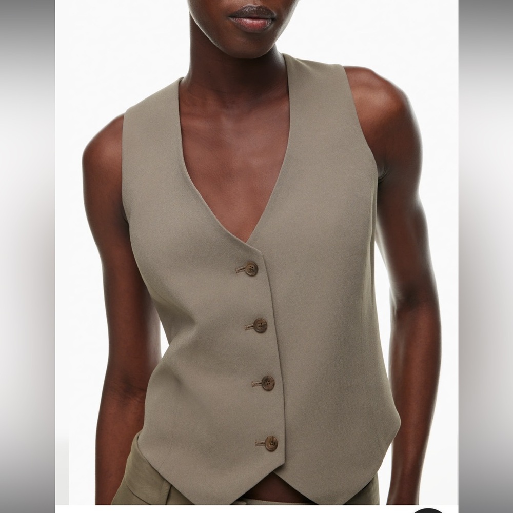 Deniro Vest Aritzia